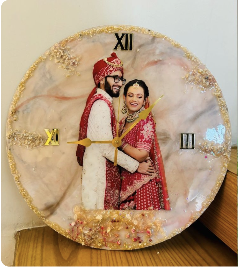 Timeless Moments: Bespoke Resin Couple Clock